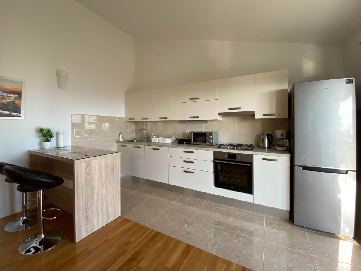 Hotel Apartman Ivan à Makarska Extérieur photo