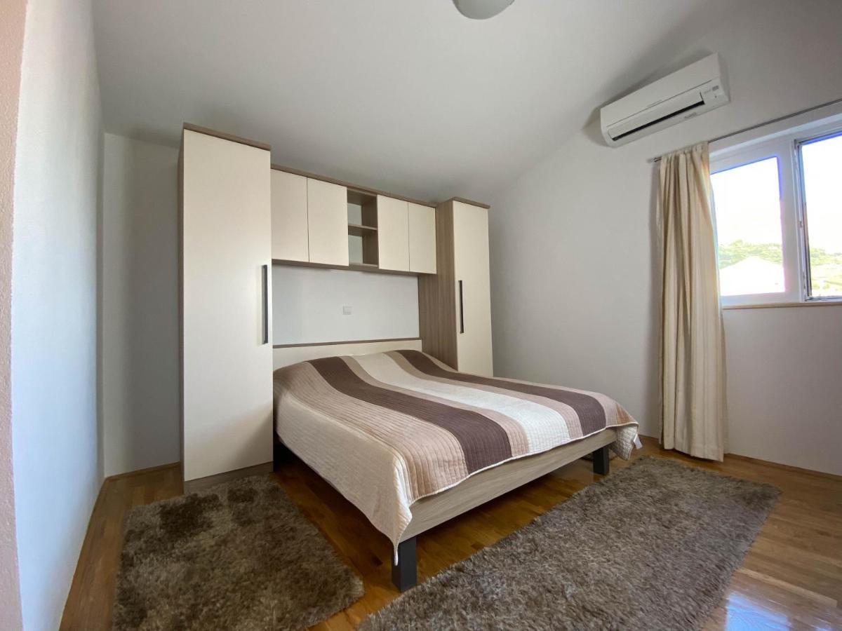 Hotel Apartman Ivan à Makarska Extérieur photo