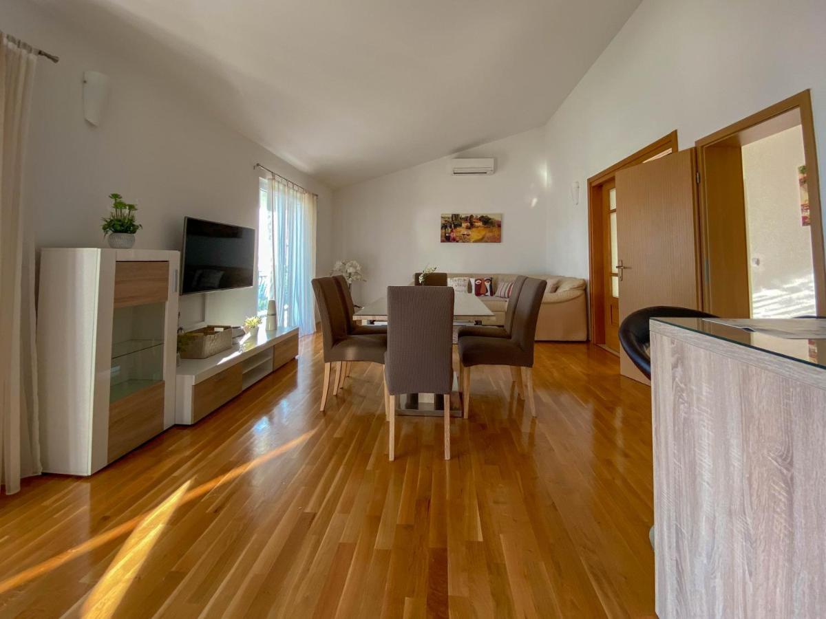 Hotel Apartman Ivan à Makarska Extérieur photo