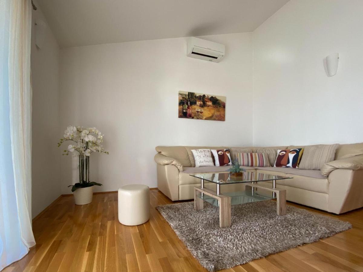 Hotel Apartman Ivan à Makarska Extérieur photo